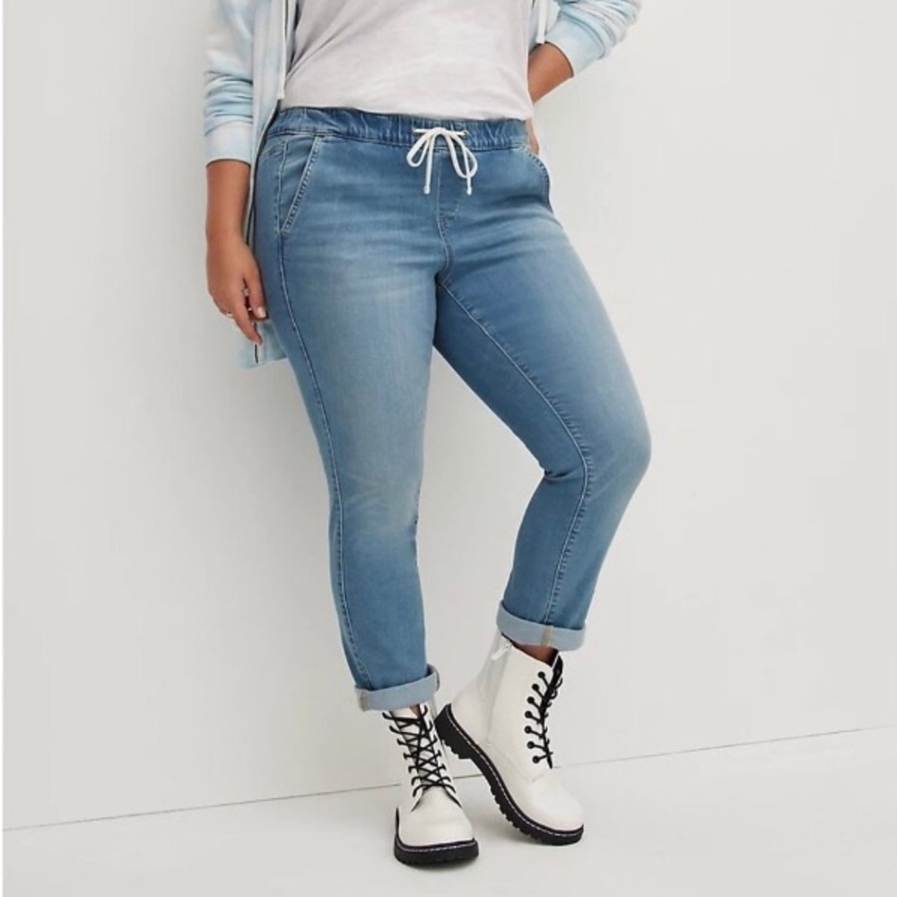 Torrid pull on boyfriend straight jeans plus size